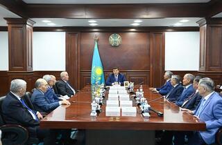 Государственному и общественному деятелю Бакбергену Досманбетову 80 лет