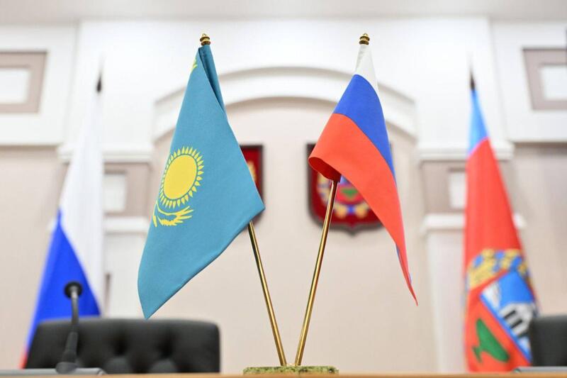 Двустороннее сотрудничество: между ВКО и Алтайским краем подписан протокол договорённостей