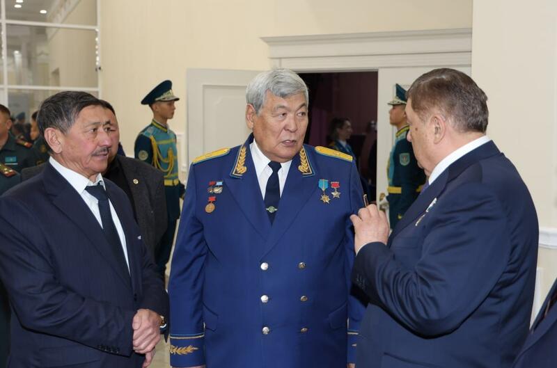 Покорителю космоса генерал-майору авиации Токтару Аубакирову – 80 лет