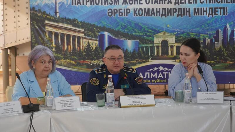 В армии Казахстана формируют рейтинг командиров по уровню доверия солдат