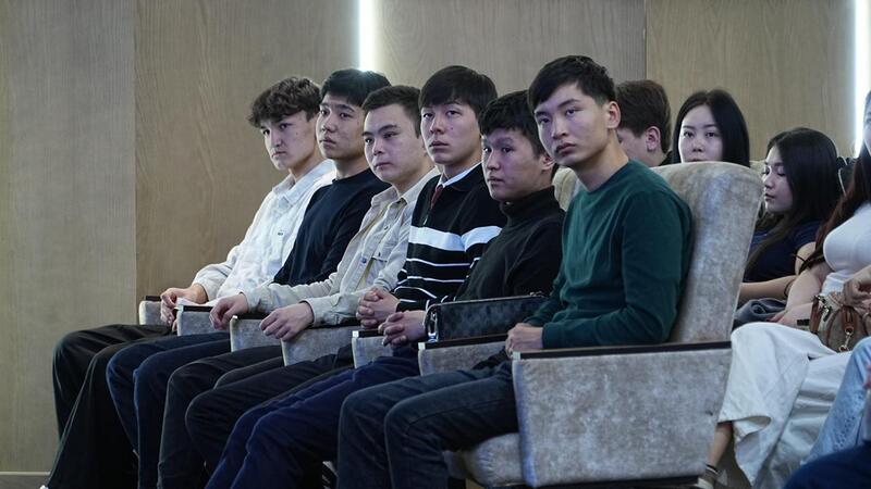 РАЗГОВОР О ВАЖНОМ: ГЛАВА ПОЛИЦИИ ШЫМКЕНТА ВСТРЕТИЛСЯ СО СТУДЕНТАМИ