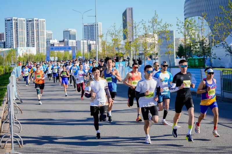Более 3 тыс. человек приняли участие в забеге ко Дню единства
