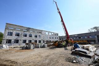 Аким Алматы ознакомился с ходом реконструкции школы №58