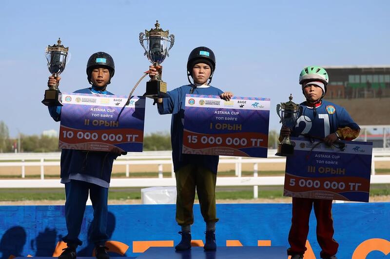 В Астане определились победители скачек с призовым фондом 120 миллионов тенге