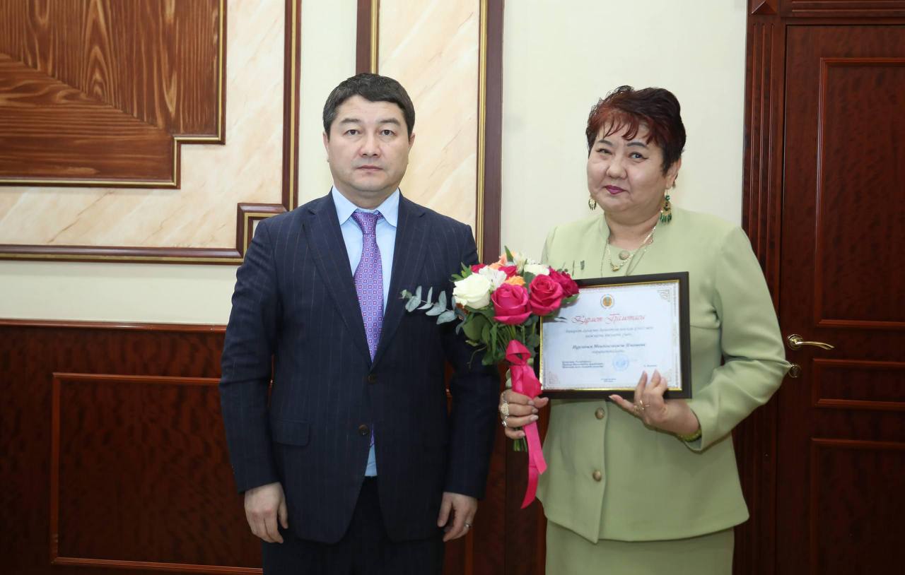 Аким Мангистауской области обсудил конституционные реформы РК с представителями культуры и СМИ