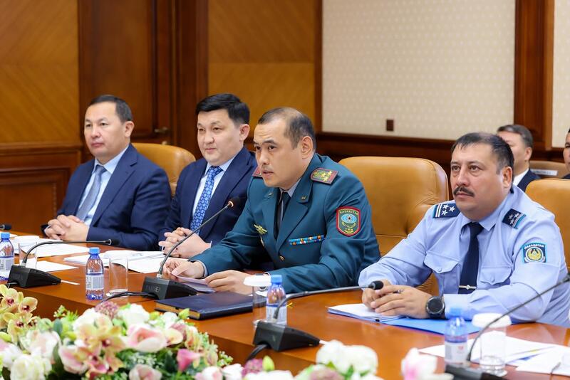 АППАРАТ ОТЫРЫСЫ: ӨЗЕКТІ МӘСЕЛЕЛЕР ҚАРАЛДЫ