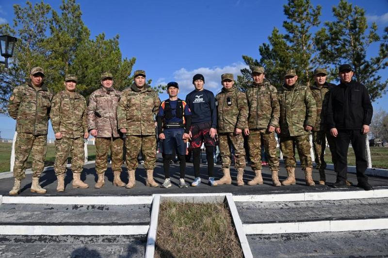 80 километров к 80-летию Победы: карагандинский военнослужащий пробежал марафон