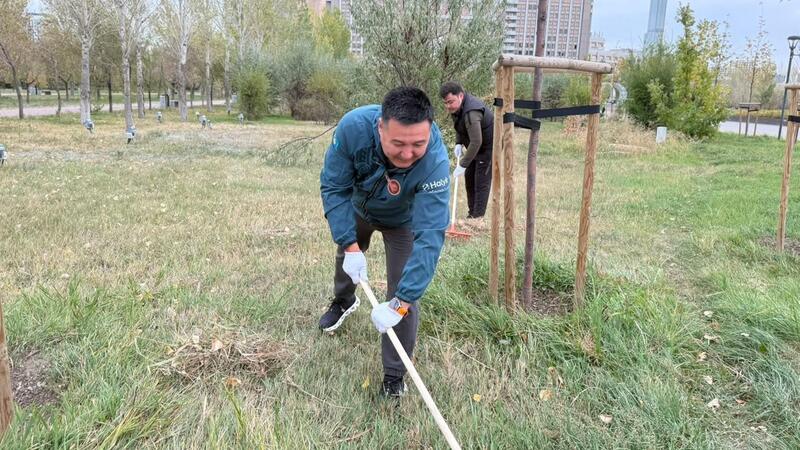 Спортсмены и тренеры Астаны поддержали экоакцию «Таза Қазақстан» и очистили территории столичных спортобъектов