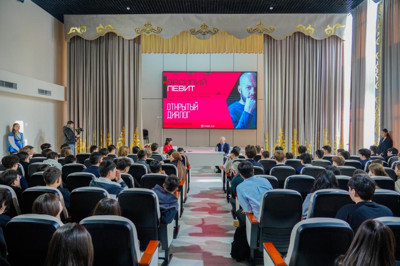 «Закон и порядок»: в Астане известный боксер встретился со школьниками