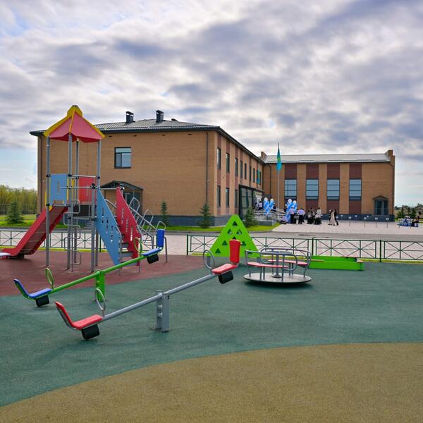 В селе Бірлік Павлодарского района произошло долгожданное событие – свои двери открыла новая школа