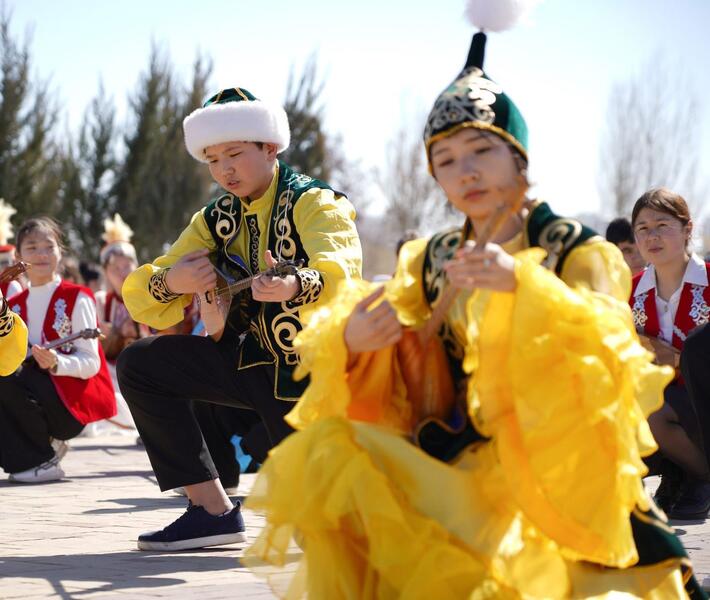 Полмиллиона казахстанских детей одновременно исполнили известные народные кюи