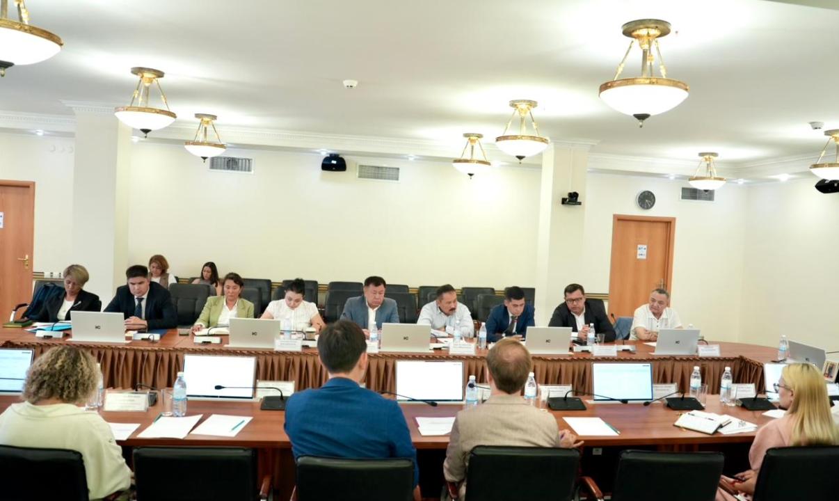 В минтруда обсудили сингапурскую модель пенсионной системы