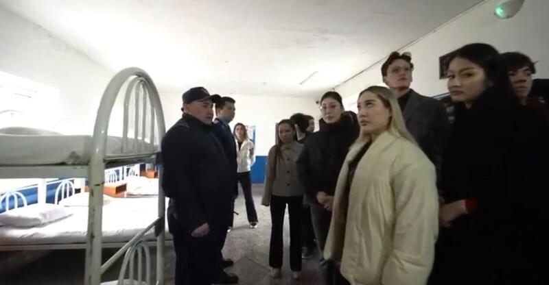 «Закон и порядок»: в Астане для студентов организовали экскурсию в следственный изолятор