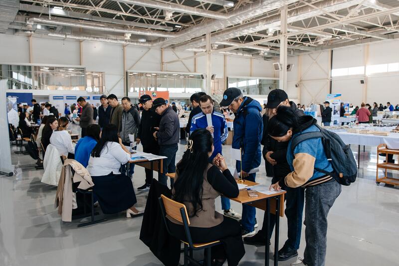 На ярмарке, посвящённой Дню труда, было предложено более 700 вакансий