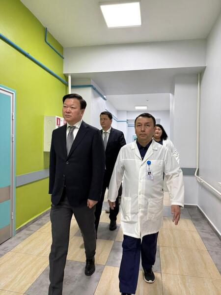 Советник Президента РК Алексей Цой посетил Городской кардиологический центр Алматы