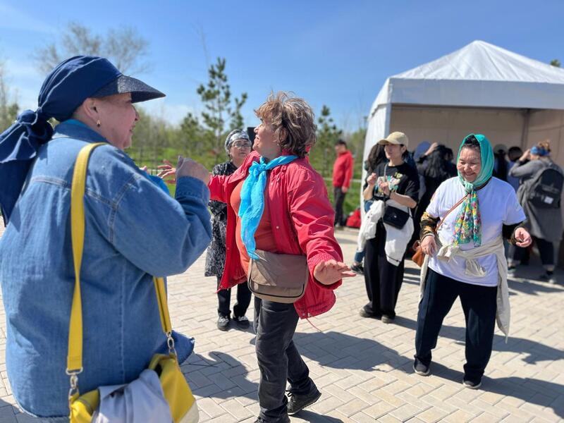 Более 100 тыс. человек приняли участие в общегородском субботнике в Астане