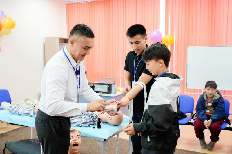 На станции скорой помощи Астаны прошел урок безопасности для детей