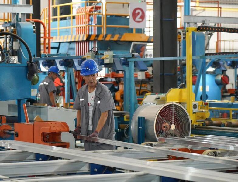 Н. КУШЕРОВ: «НА ПОЛКАХ МАГАЗИНОВ И В ТОРГОВЫХ ТОЧКАХ РЕГИОНА В ПЕРВУЮ ОЧЕРЕДЬ ДОЛЖЕН ОТДАВАТЬСЯ ПРИОРИТЕТ ОТЕЧЕСТВЕННОЙ ПРОДУКЦИИ»