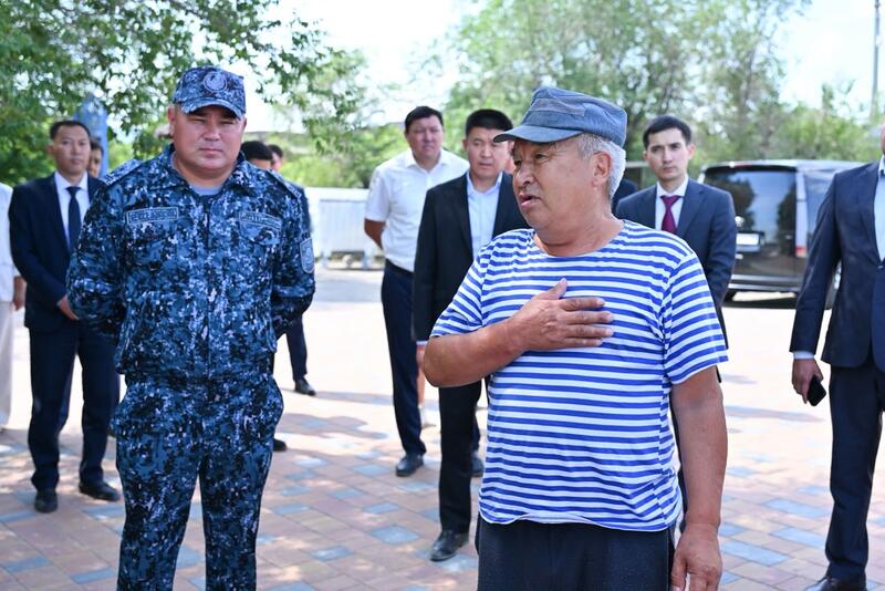 Аким области посетил пляж на левобережье Семея