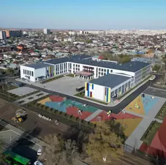 В ходе рабочей поездки по Павлодару аким области Асайн Байханов ознакомился с подготовкой к открытию новой школы в микрорайоне Усольский, а также проверил ремонт городских дорог и строительство дорожной инфраструктуры специальной экономической зоны (СЭЗ) 