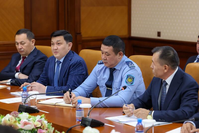 АППАРАТНОЕ СОВЕЩАНИЕ: РАССМОТРЕНЫ АКТУАЛЬНЫЕ ВОПРОСЫ