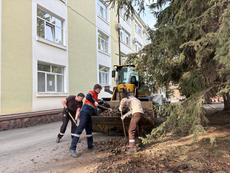 Жители Риддера на субботнике собрали более 5 тонн мусора