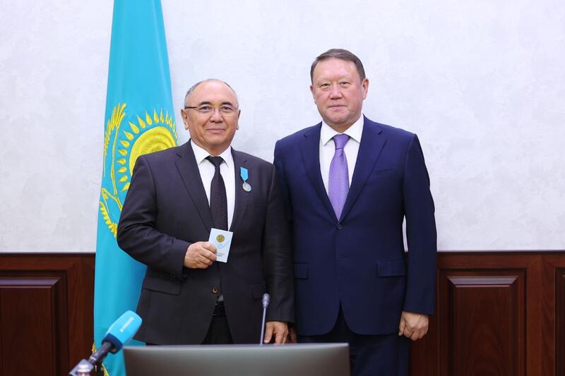 В Костанае состоялось награждение ко Дню машиностроителя и 30-летию Конституции Республики Казахстан