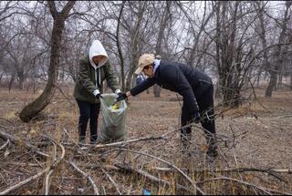 В рамках экологической акции «Таза Қазақстан» был проведён субботник вдоль автодороги «Алматы – Қонаев»
