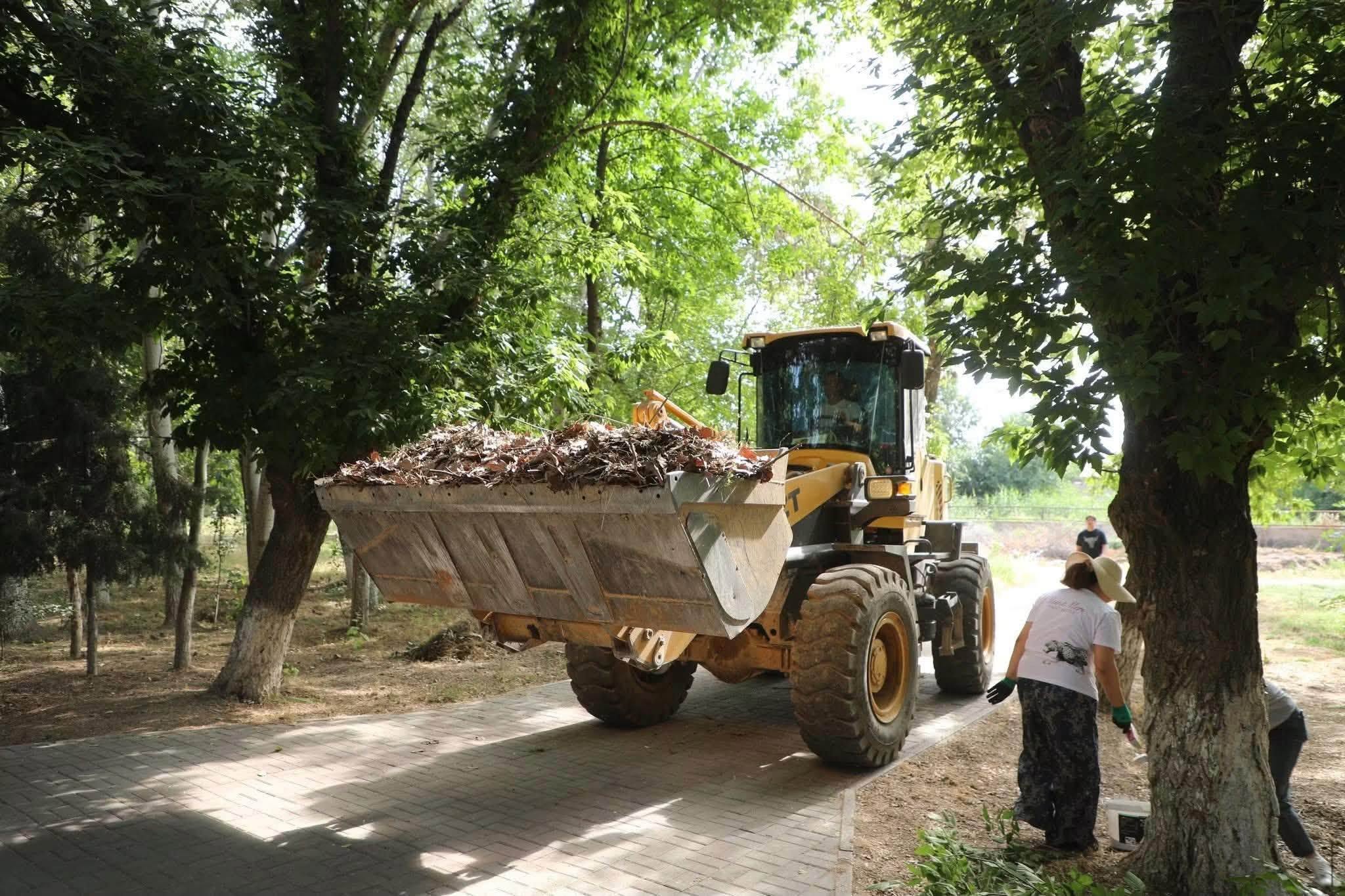 ЖЫЛ БАСЫНАН БЕРІ ТҮРКІСТАН ОБЛЫСЫНДА «ТАЗА ҚАЗАҚСТАН» БАҒДАРЛАМАСЫ АЯСЫНДАҒЫ ЖҰМЫСТАРҒА 500 МЫҢНАН АСТАМ АДАМ ҚАТЫСЫП, 16 МЫҢ ТОННАДАН АСТАМ ҚОҚЫС ШЫҒАРЫЛДЫ