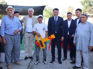 ТУРКЕСТАН: САУРАНЦЫ ВРУЧИЛИ КЛЮЧИ ОТ ЖИЛЬЯ ОДНОЙ СЕМЬЕ