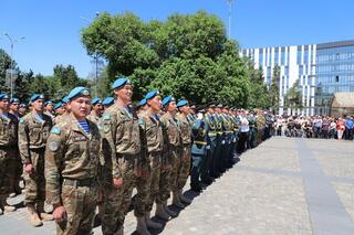 В области Жетісу поздравили защитников Отечества