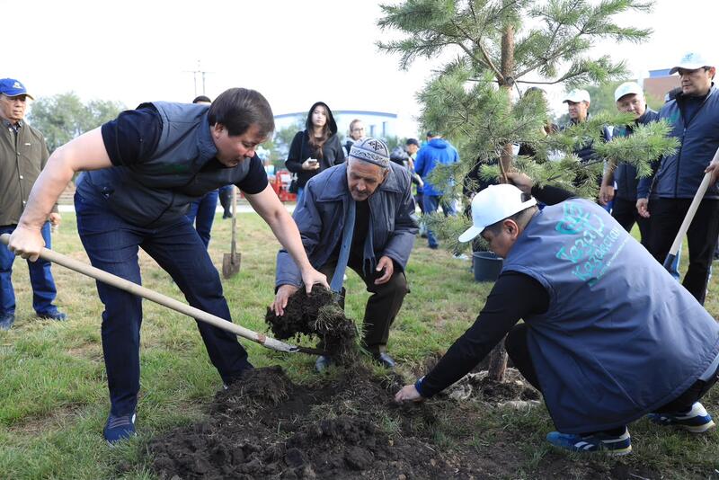 Тысячи жителей Актобе приняли участие в акции World Cleanup Day