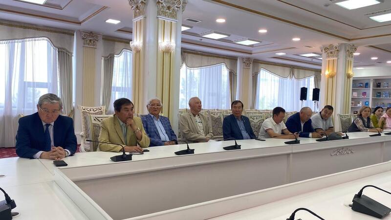 «Зерделі ұлт болмысы»: в Астане прошел круглый стол, организованный Союзом писателей
