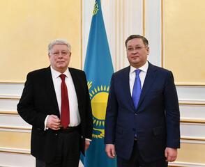 Министр иностранных дел Казахстана принял посла России