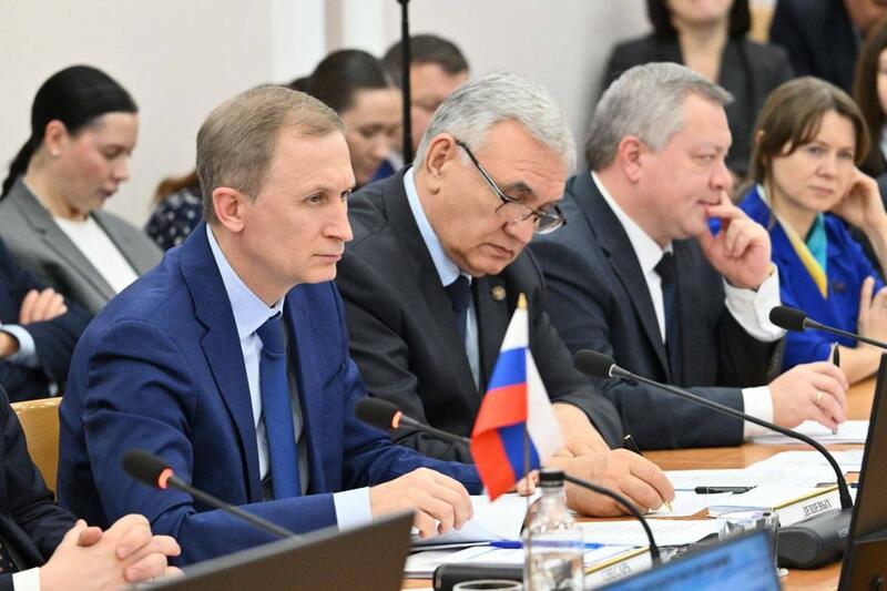 Двустороннее сотрудничество: между ВКО и Алтайским краем подписан протокол договорённостей