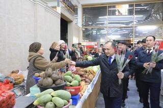 САРЫАГАШ: В ЧЕСТЬ ПРАЗДНИКА ЧЕСТВОВАЛИ МАТЕРЯМ