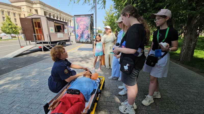 В День защиты детей спасатели по всей стране провели уроки безопасности