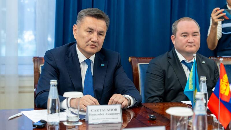 Аким ВКО встретился с послом Монголии