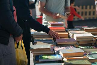 Сюрпризы, скидки и живые истории: чем удивляет KitapFest 2025 на Арбате