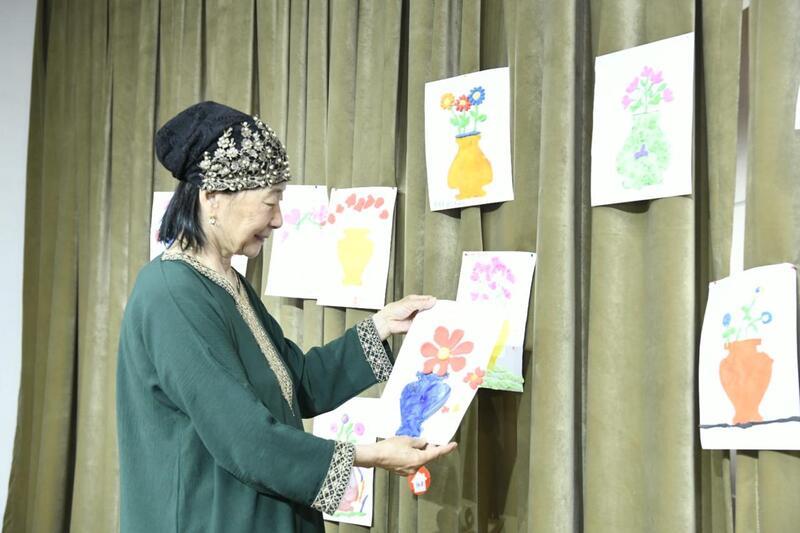 «Ана – гүл, ана – өмір шырағы»: праздник ко Дню матери организовали в столичном Доме дружбы