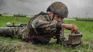 Двое казахстанских военнослужащих удостоены знака «Доблесть и мастерство» в Беларуси