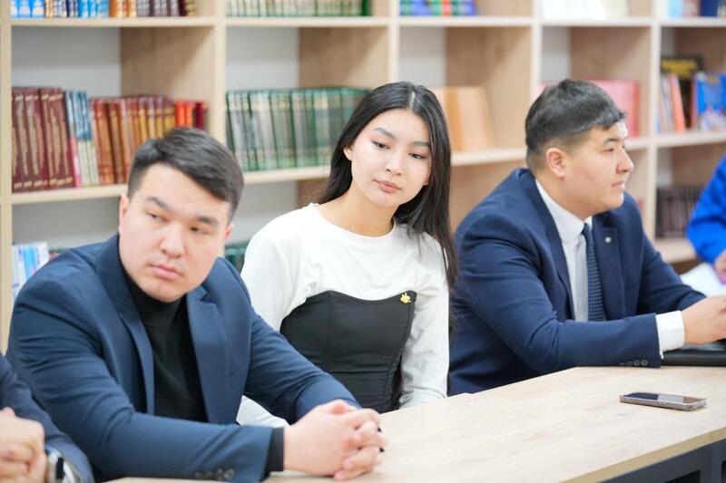 Столичная молодежь обсудила проект новой Конституции