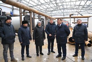 Глава региона ознакомился с ходом строительства автономной блок-модульной котельной на левом берегу