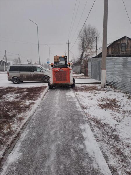 Свыше 1 тыс. единиц спецтехники задействовано в снегоуборочных работах днем в Астане