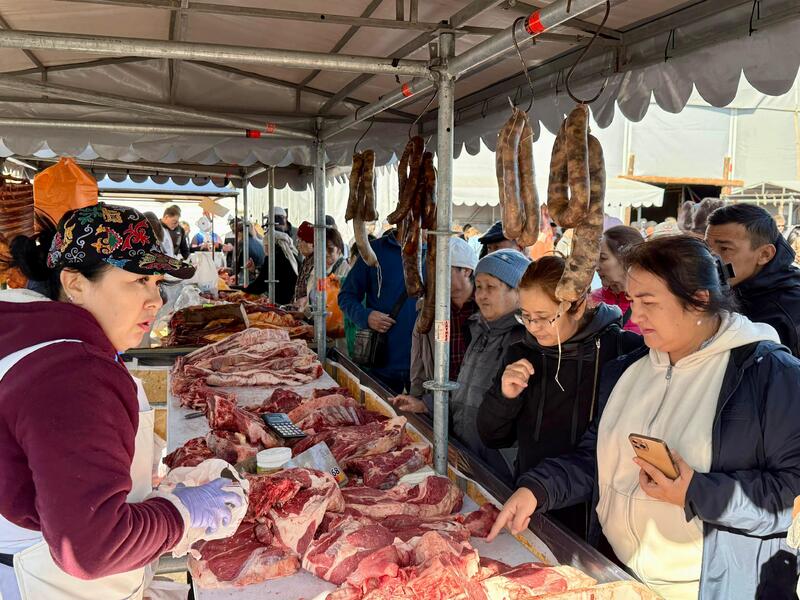 В Астане проходит сельскохозяйственная ярмарка продукции Актюбинской области