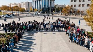 В Атырау в честь Дня Республики был поднят Государственный флаг