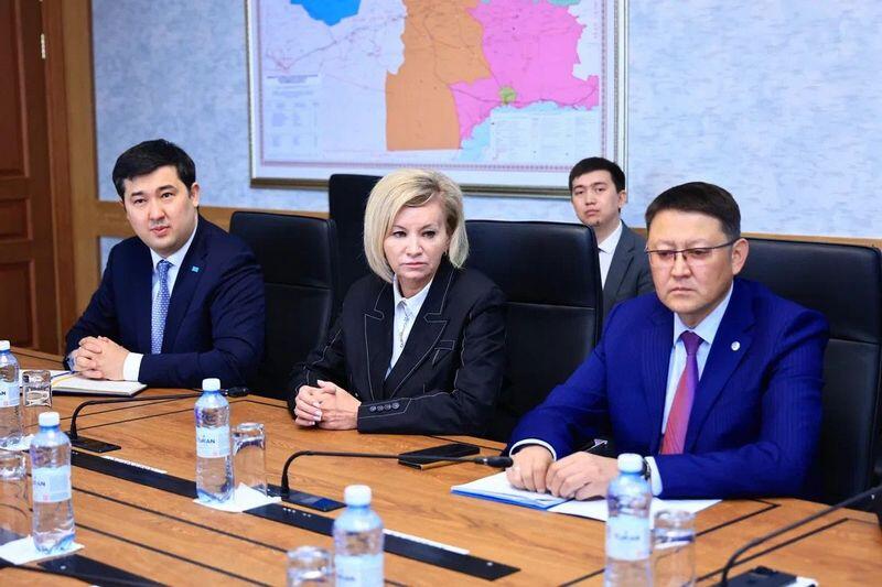 Ермаганбет Булекпаев встретился с делегацией Гомельской области