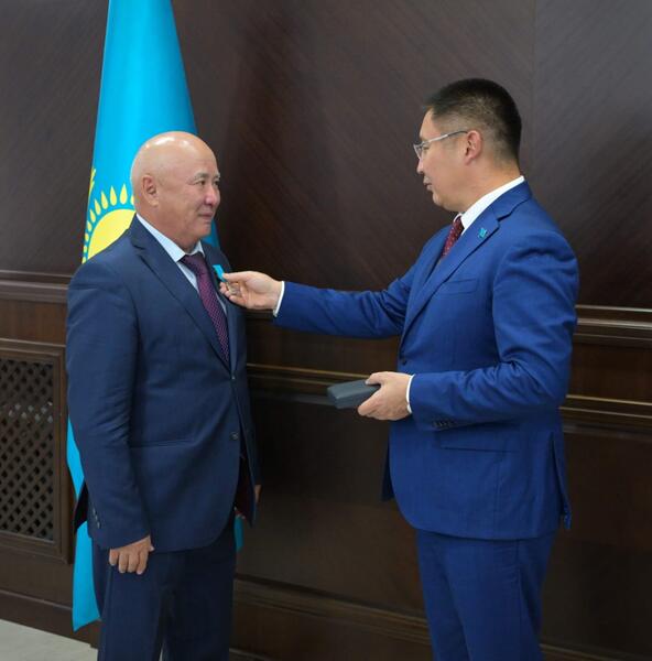 В Павлодарской области вручили медали в честь 30-летия Конституции