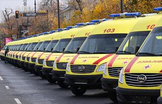 В Алматы вручены ключи от новых автомобилей скорой медицинской помощи