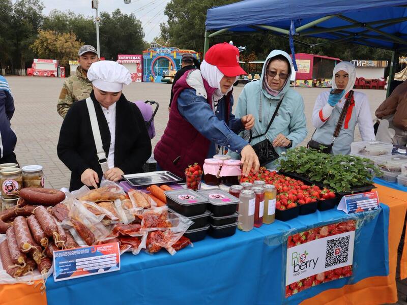 В Актюбинской области прошла масштабная ярмарка вакансий «Труд. Общество. Единство»